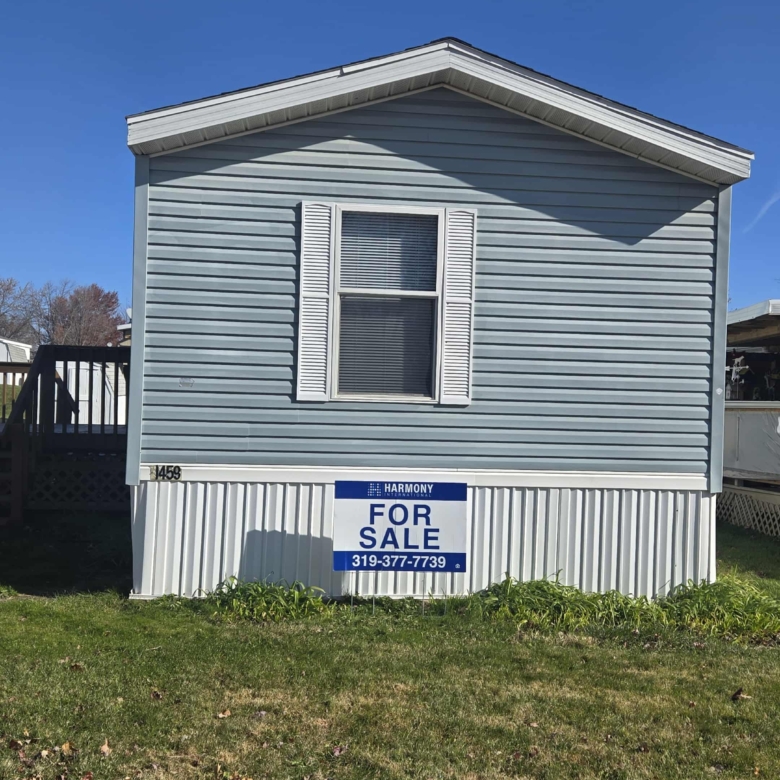 2/2 Holly Park #APA1459 – Marion, IA