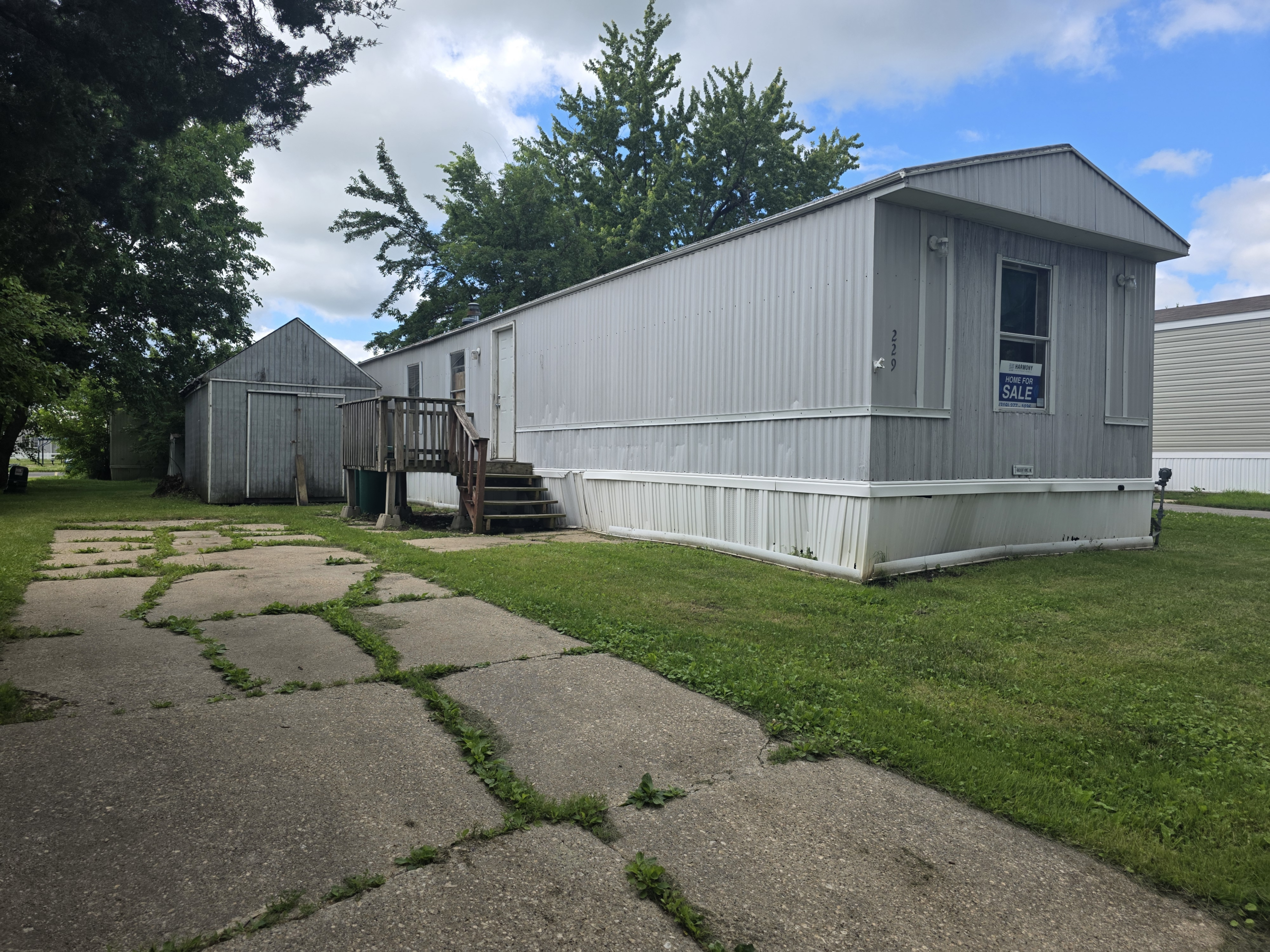 229-2 3/2 Fleetwood #229 – Cedar Falls, IA