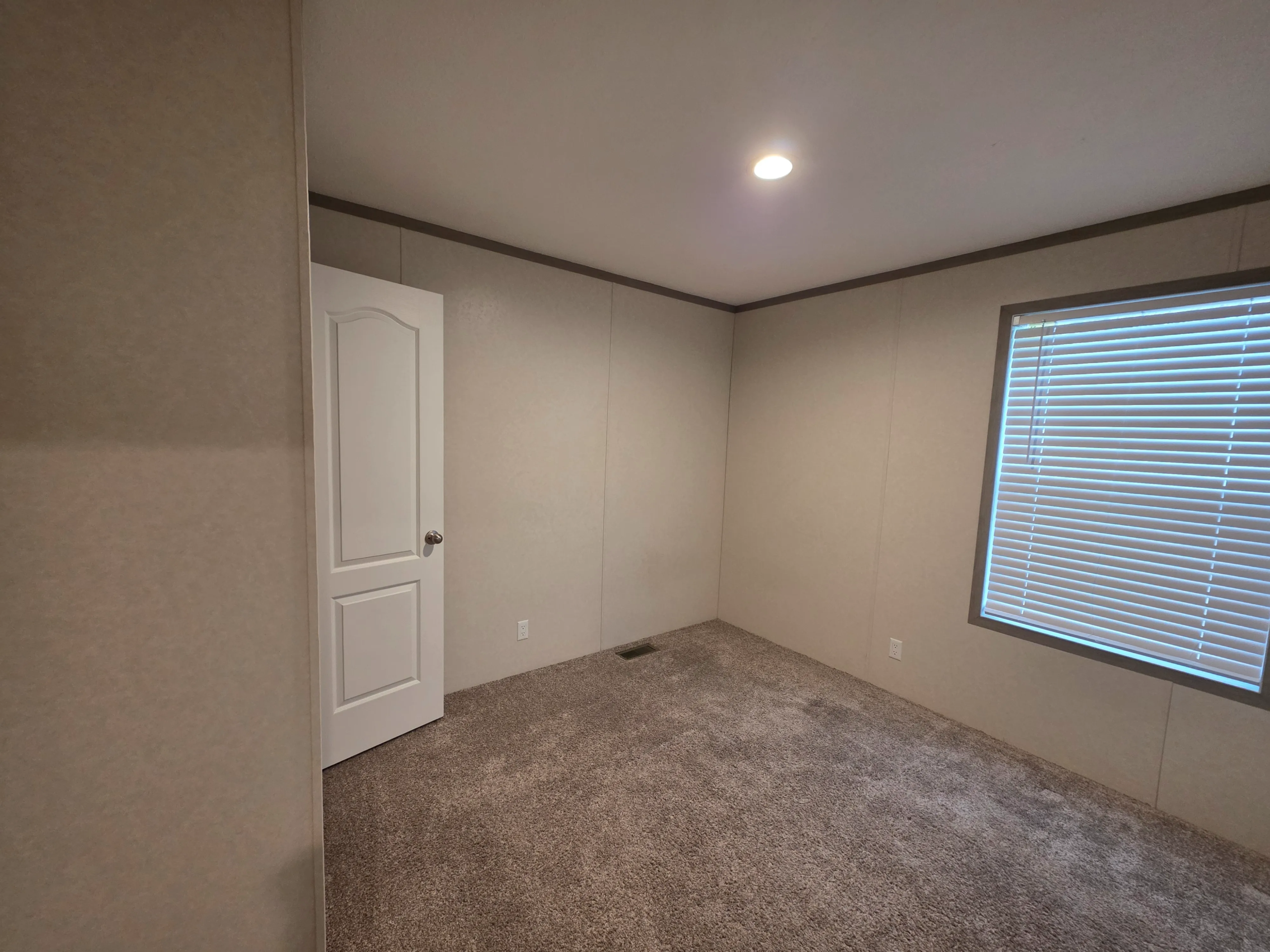 32 Clayton Pulse #209 – Cedar Falls, IA (9)