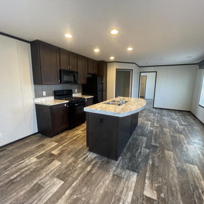 3/2 Clayton #3208BR – Waterloo, IA