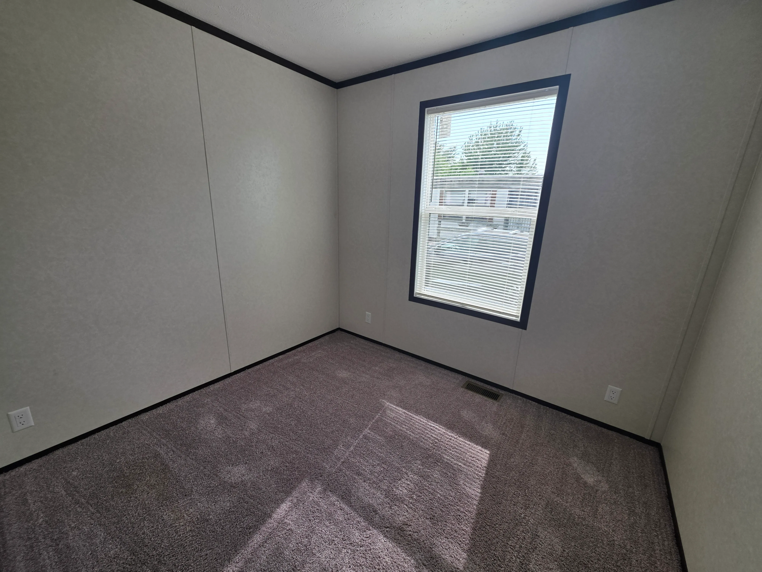 32 Clayton Pulse #233 – Cedar Falls, IA (4)