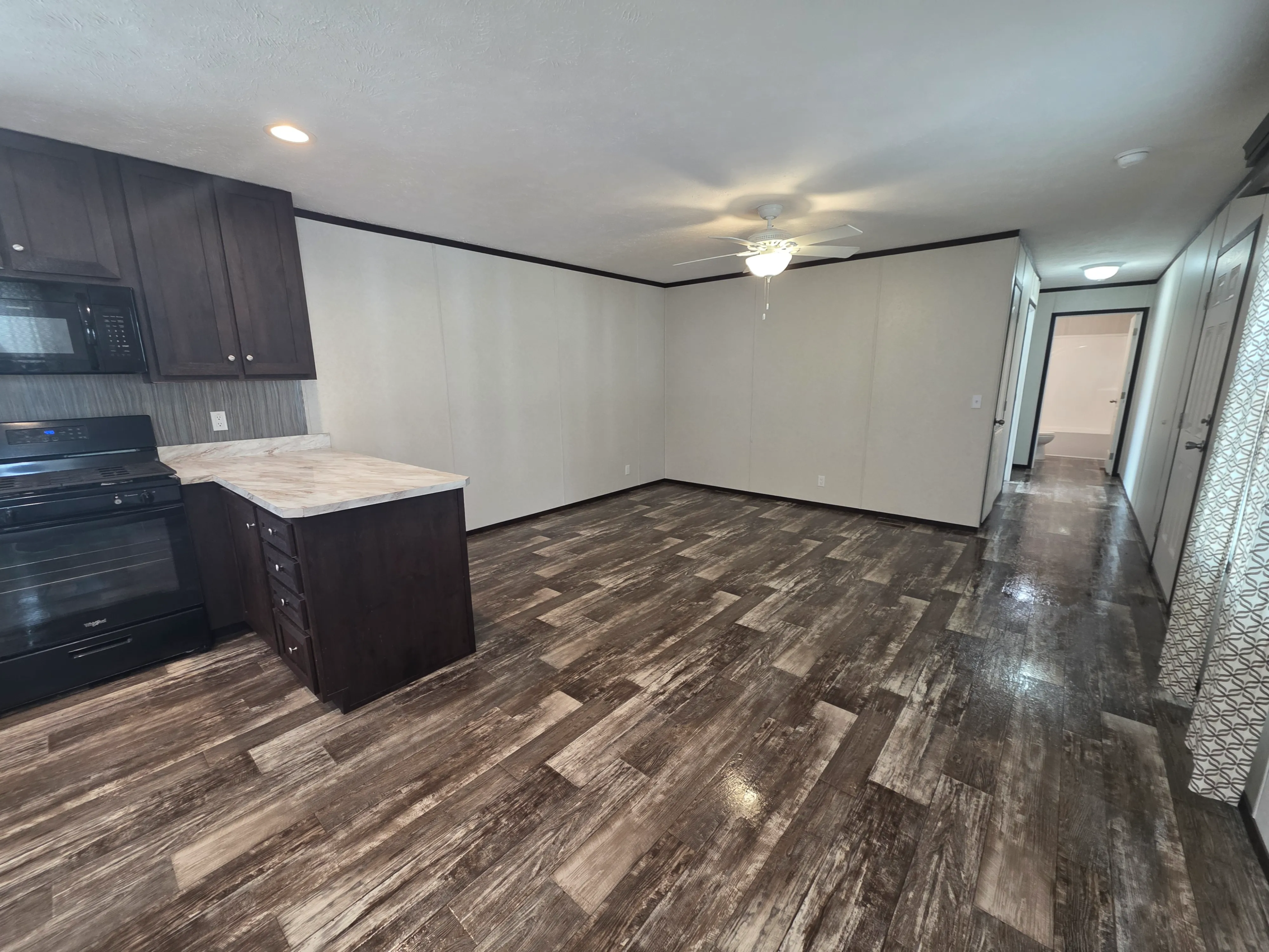 32 Clayton Pulse #233 – Cedar Falls, IA (5)