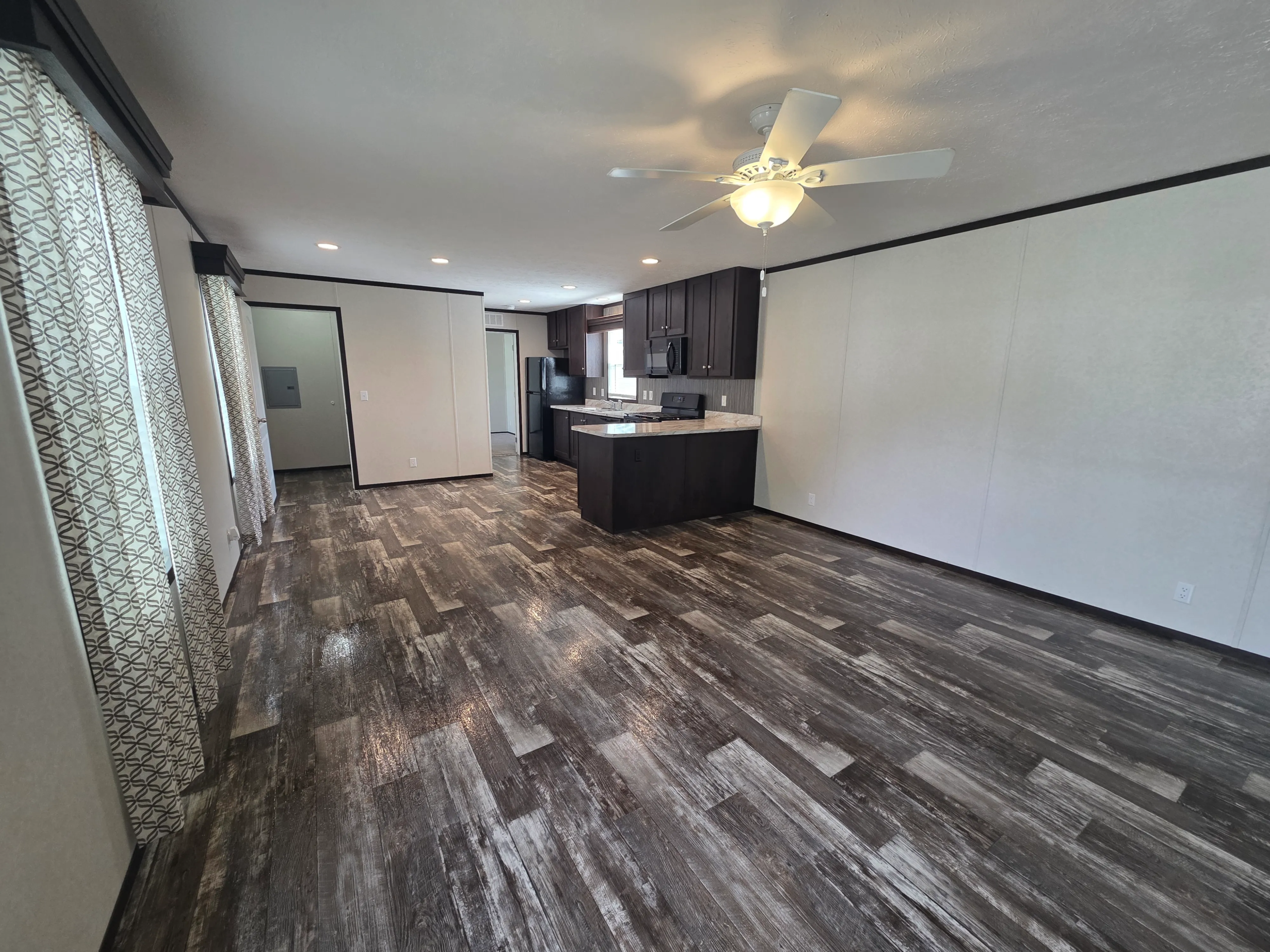 32 Clayton Pulse #233 – Cedar Falls, IA (9)
