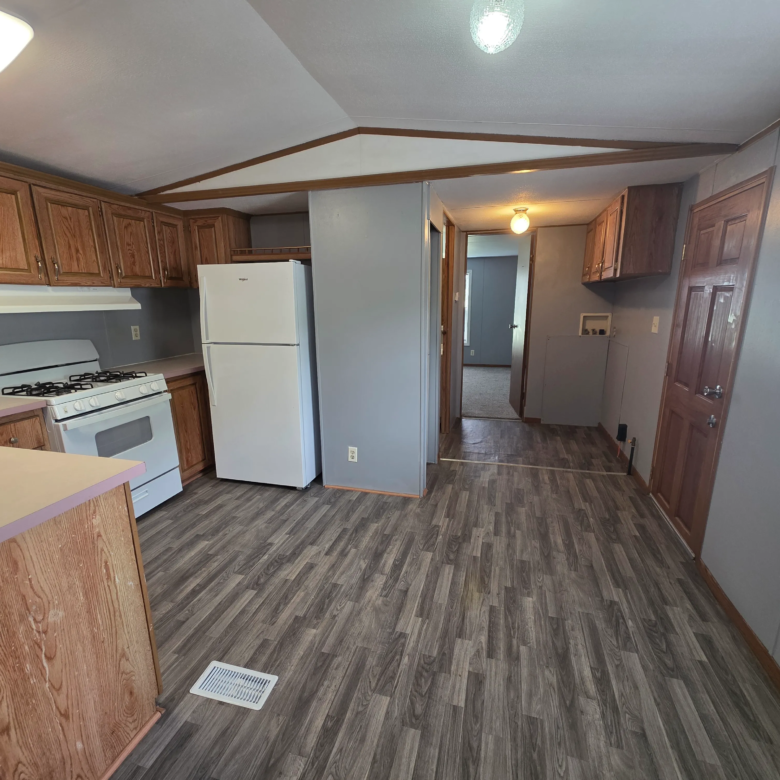 2/1 Forest Brook #110 – Cedar Falls, IA