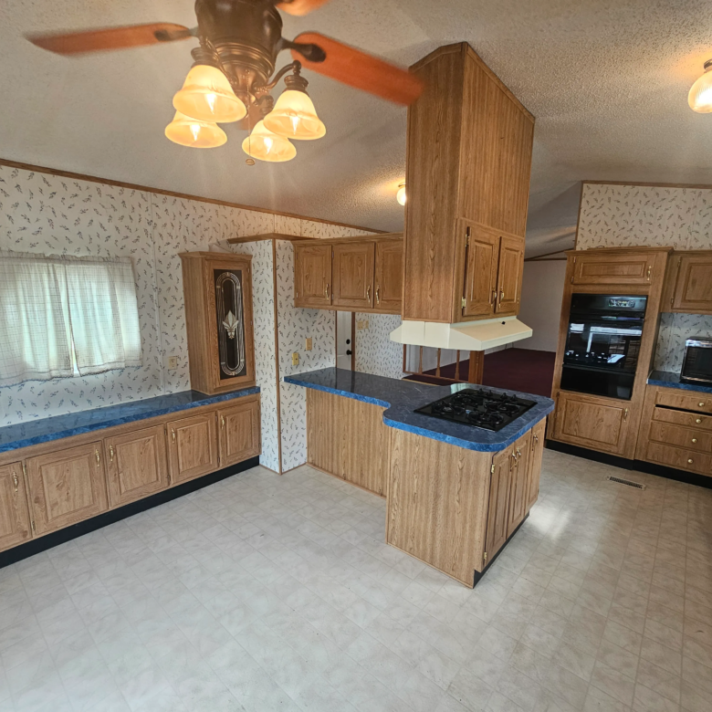 3/2 Four Seasons #5616CA – Waterloo, IA