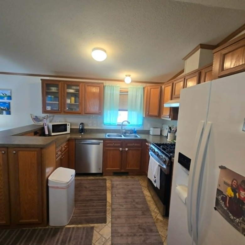 3/2 Shultz Manor Hill #430 – Cedar Rapids, IA