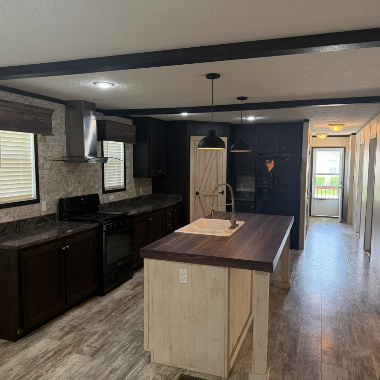 3/2 Clayton American Farmstead #79 – Lapeer, MI