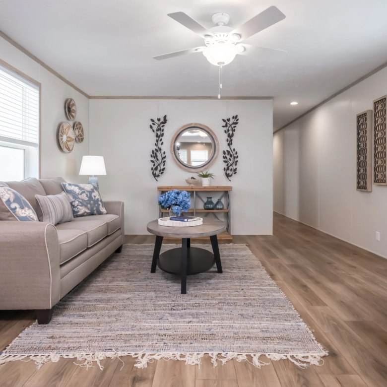 3/2 Clayton Harborview #Eli1633 – Marion, IA