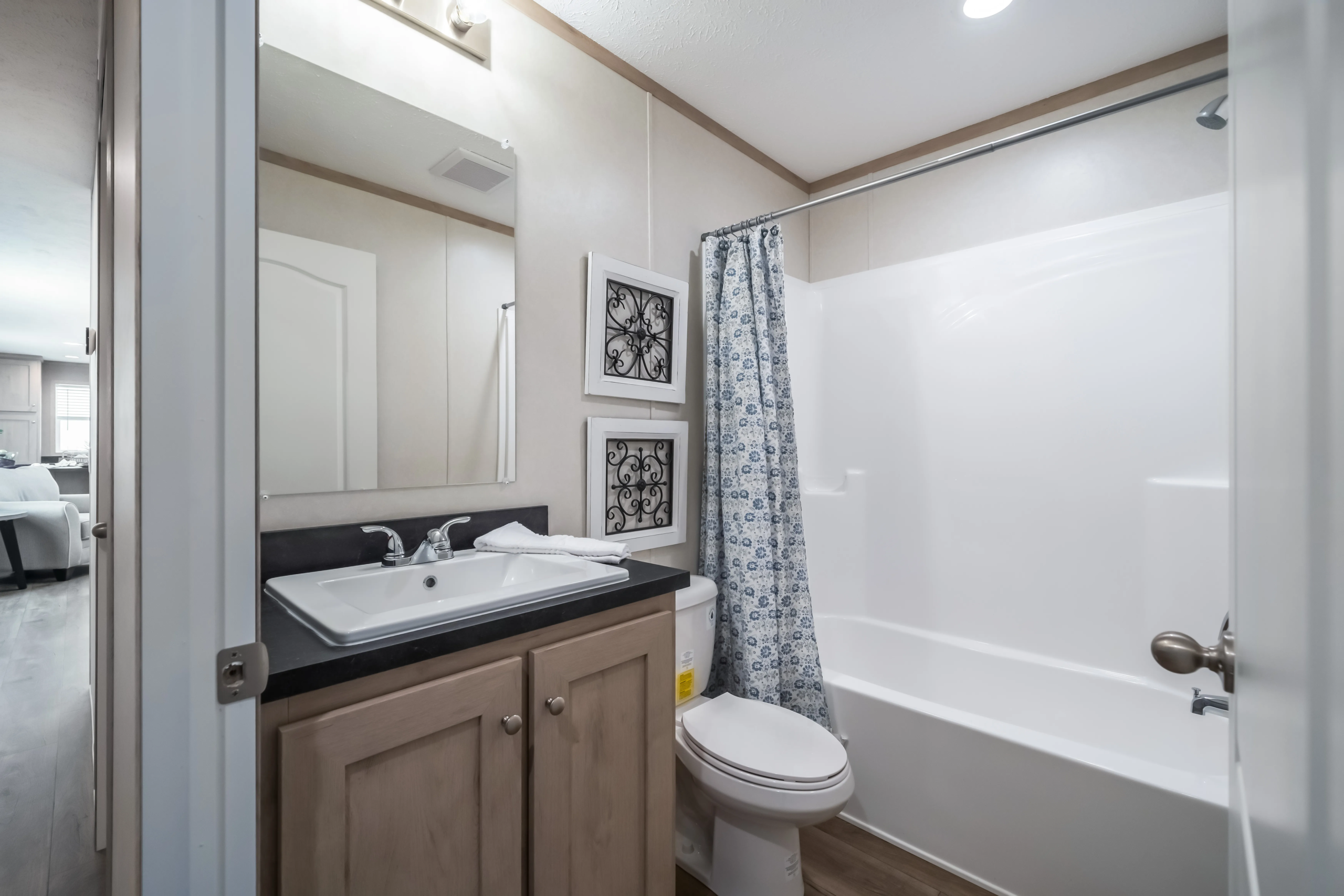 3/2 Clayton Harborview #Eli1633 – Marion, IA