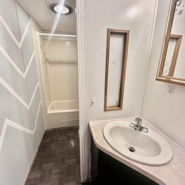 2/2 Forest Ridge #525 – Mt. Morris, MI