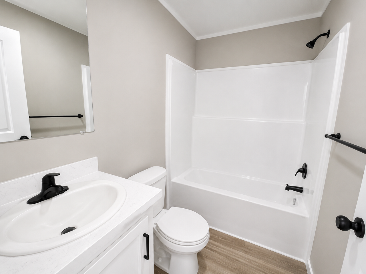738 main bath 3/2 Champion Redman Advantage #738 – Mt. Morris, MI