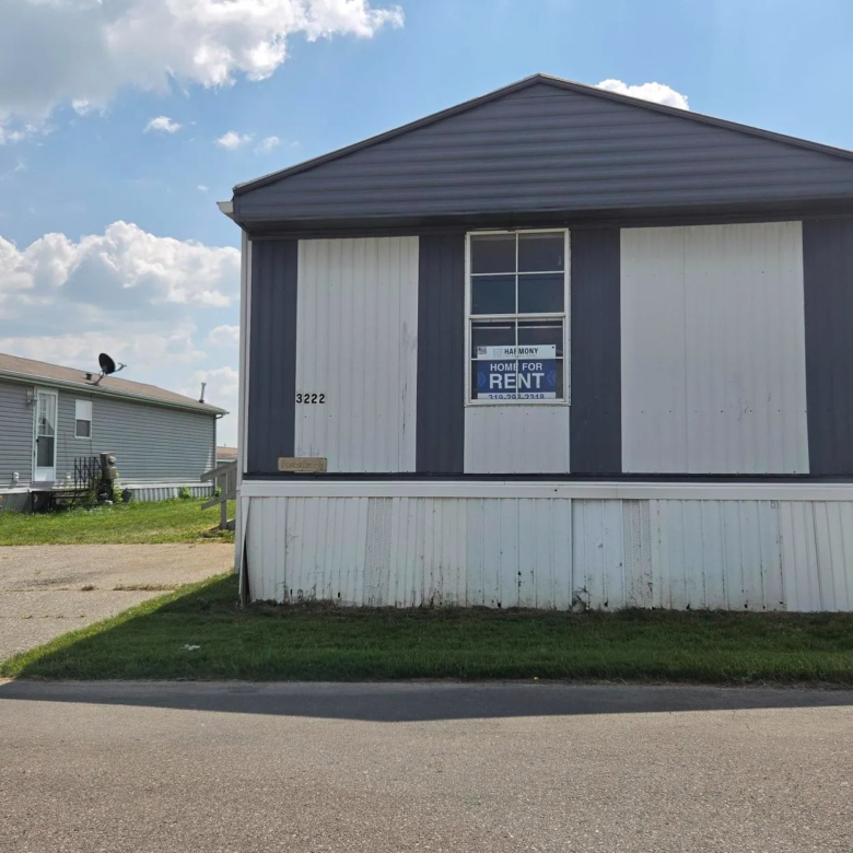 3/2 Forest Brook #3222EL – Waterloo, IA