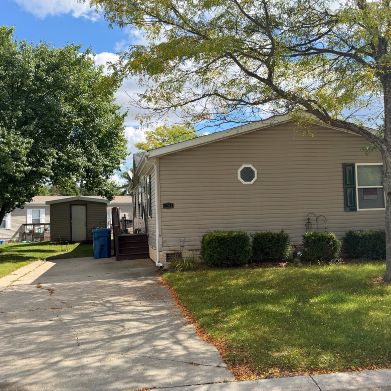 3/2 Skyline B202CT #105 – Lapeer, MI