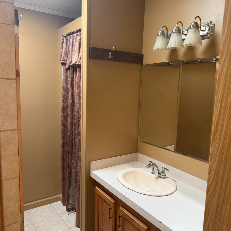 3/2 Skyline B202CT #105 – Lapeer, MI