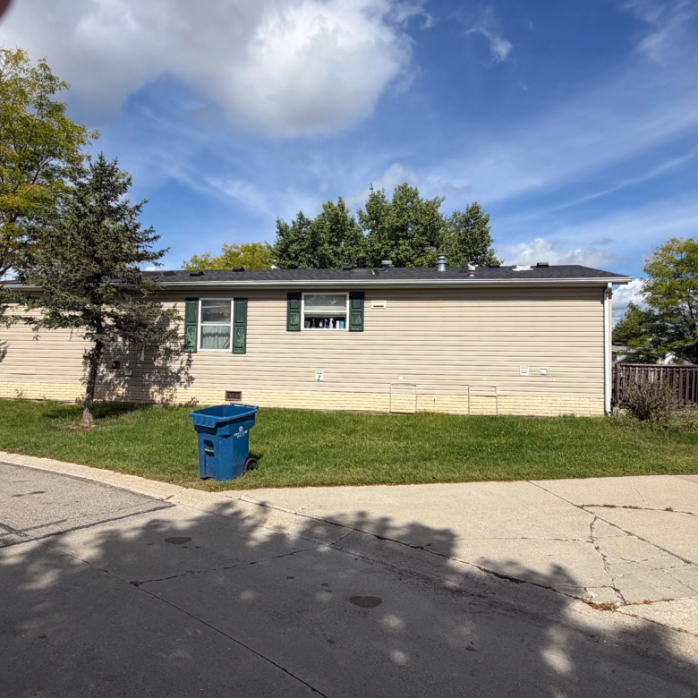 3/2 Skyline B202CT #105 – Lapeer, MI