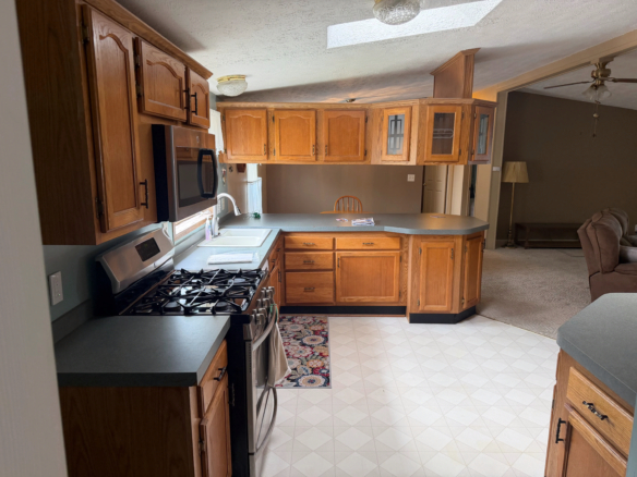 3/2 Skyline B202CT #105 – Lapeer, MI