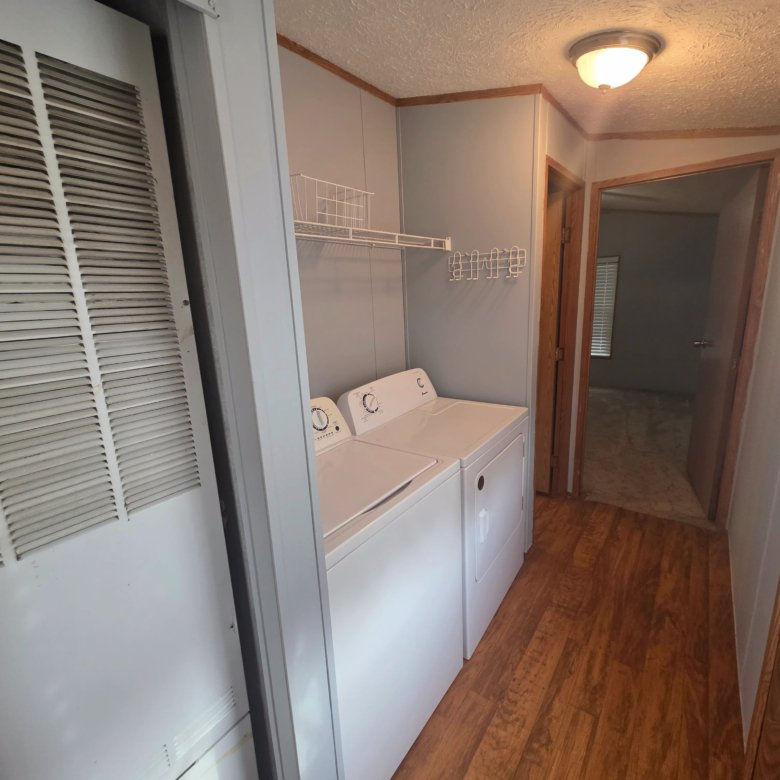 2/1 Holly Park #105 – Cedar Falls, IA