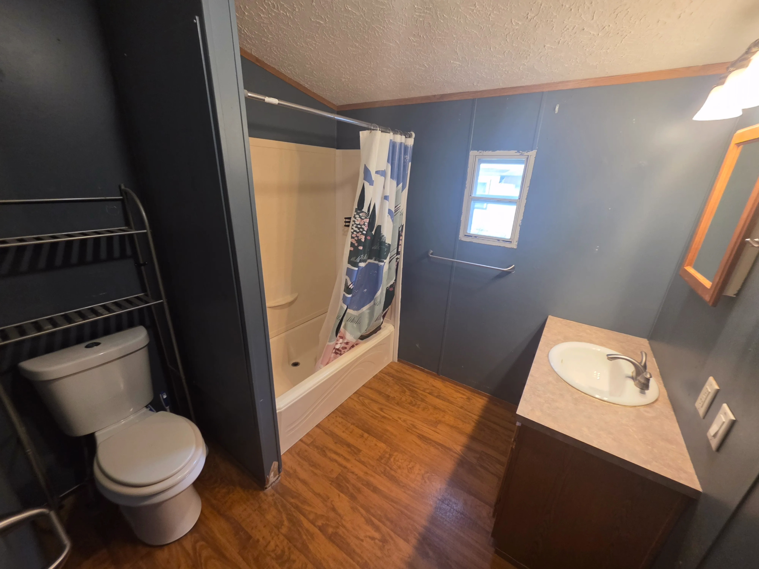 2&1 Holly Park #105 – Cedar Falls, IA (4) 2/1 Holly Park #105 – Cedar Falls, IA