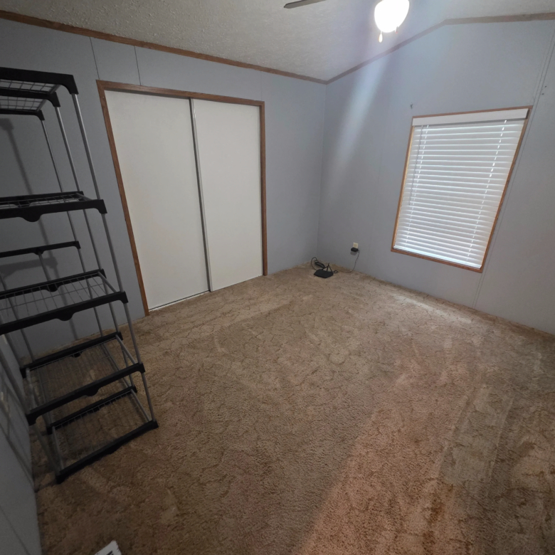 2/1 Holly Park #105 – Cedar Falls, IA