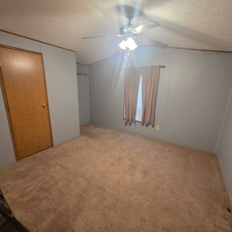 2/1 Holly Park #105 – Cedar Falls, IA