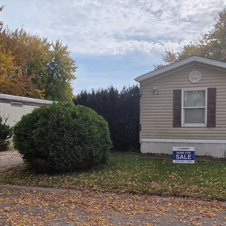 2/1 Holly Park #105 – Cedar Falls, IA