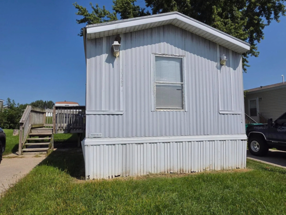 2/2 Fleetwood #3323BR – Waterloo, IA