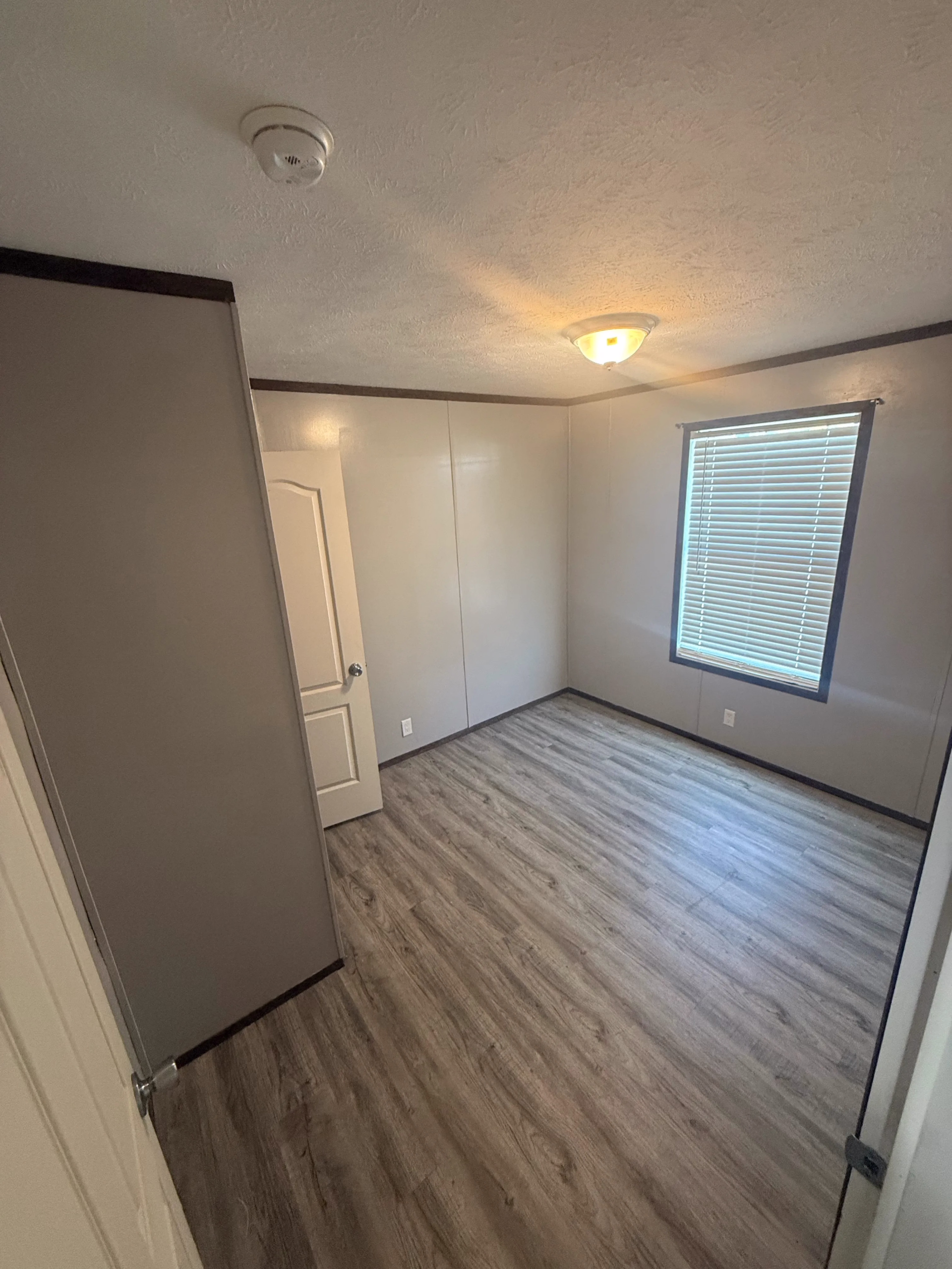 3&2 Clayton #3462EL – Waterloo, IA (2) 3/2 Clayton #3462EL – Waterloo, IA