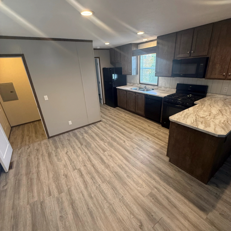 3/2 Clayton #3462EL – Waterloo, IA