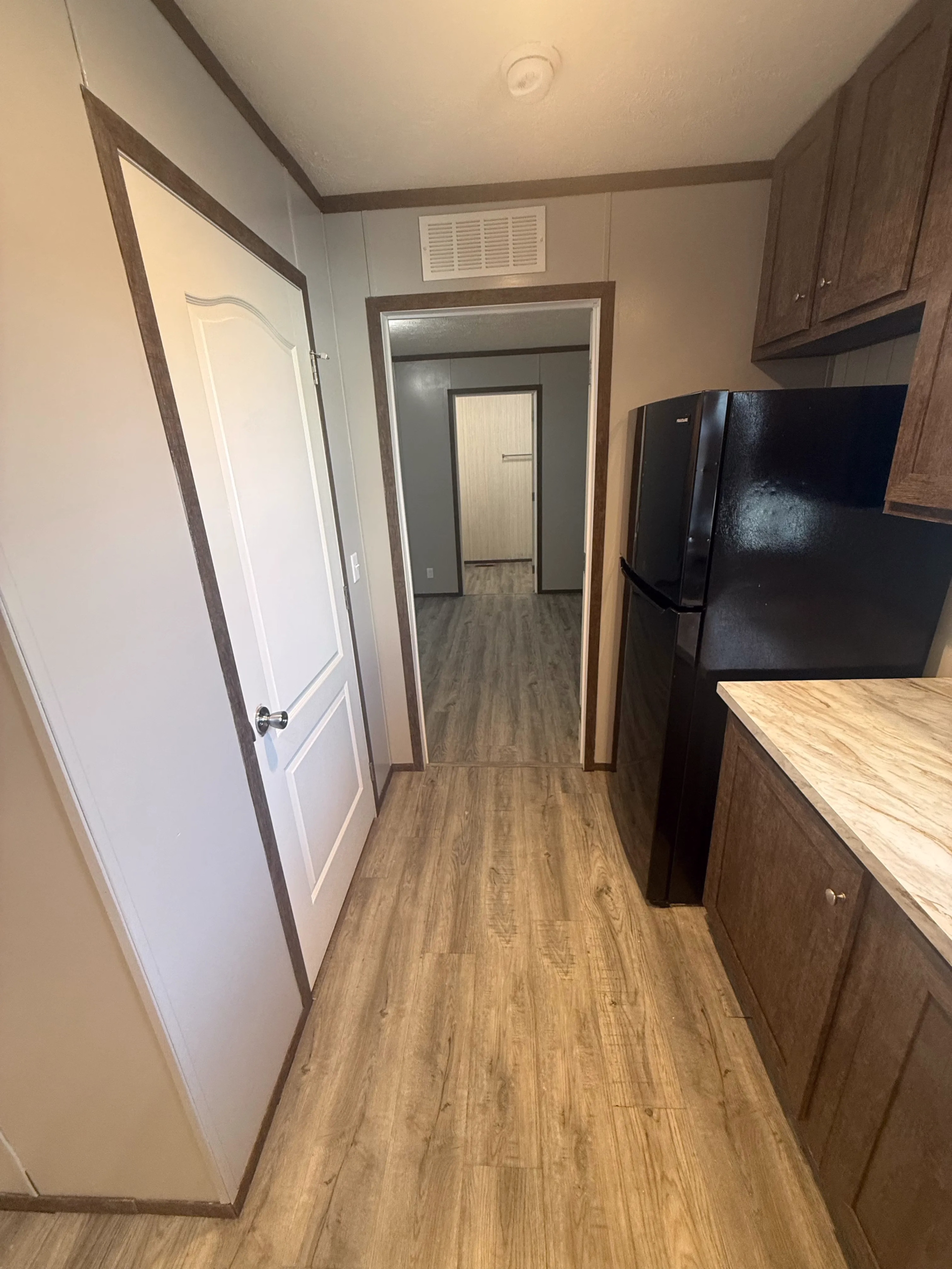 3&2 Clayton #3462EL – Waterloo, IA (8) 3/2 Clayton #3462EL – Waterloo, IA