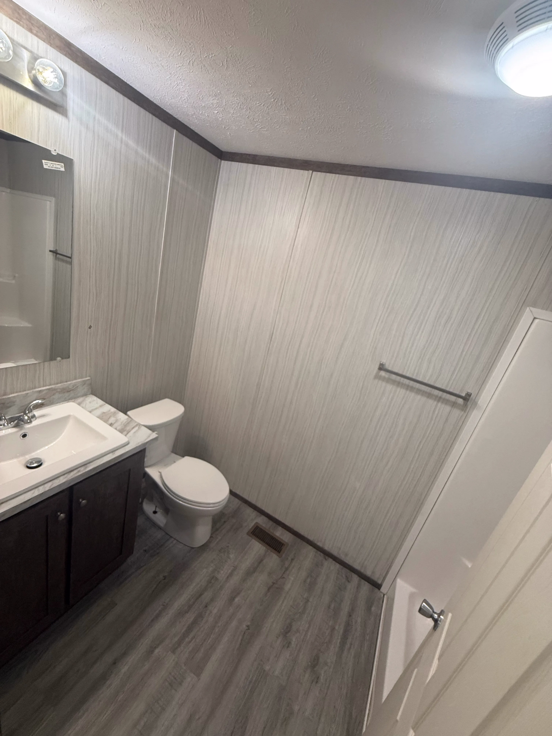 3&2 Clayton #3462EL – Waterloo, IA (9) 3/2 Clayton #3462EL – Waterloo, IA